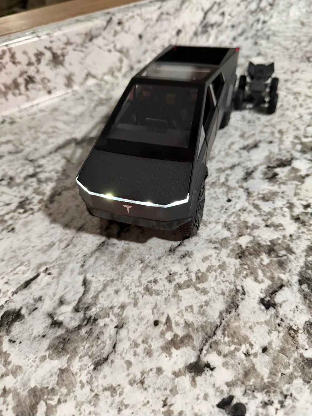 Cyber truck with cyber atv 1:24 scale Xinhaodi metal diecast model